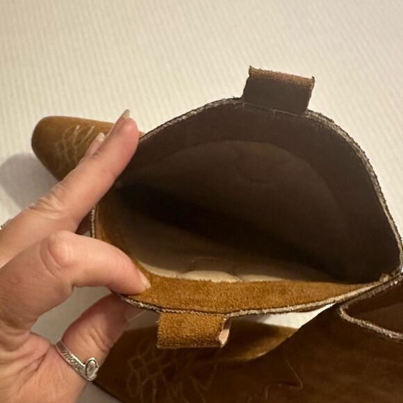 Sueded brown boots “ unknown brand” size 41 or 10.5 inches heel to toe - Picture 7 of 9